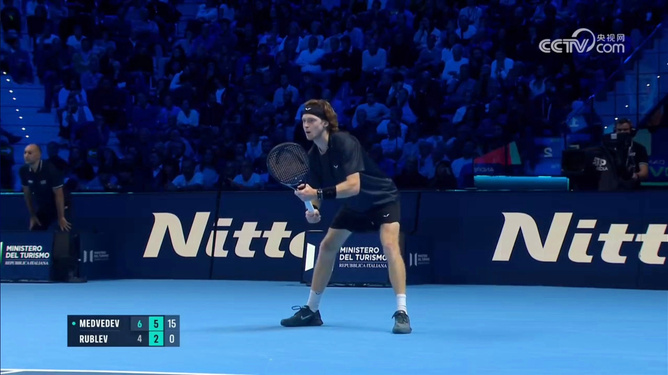 面对球员薪 面对球员薪